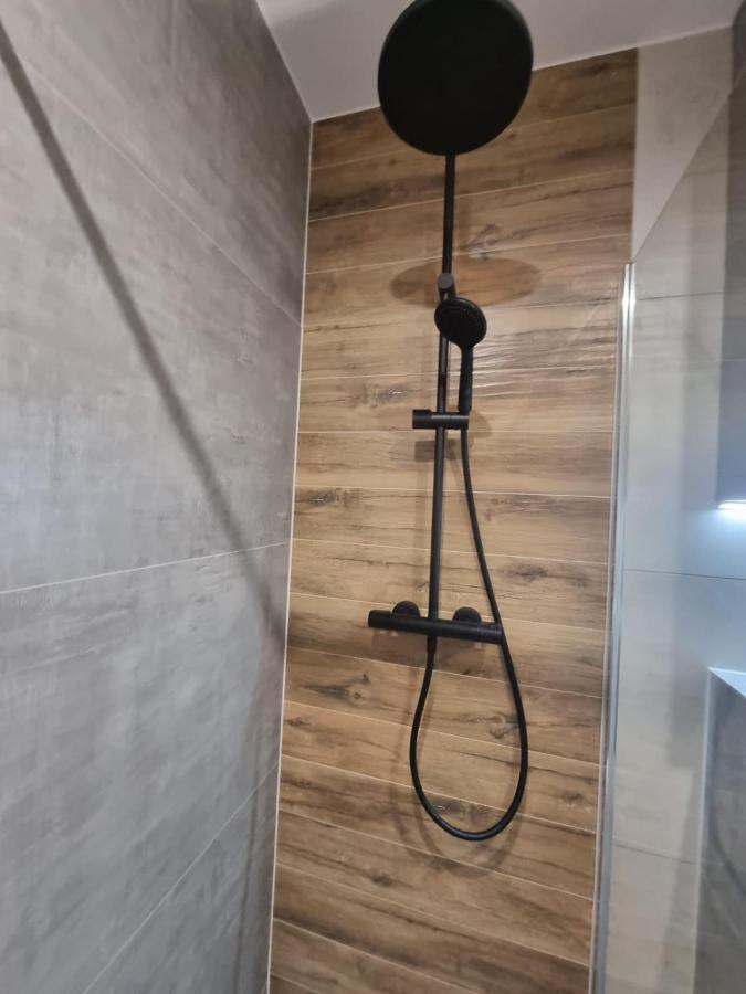 Apartament Lux Lemon Jelenia Gora Bagian luar foto