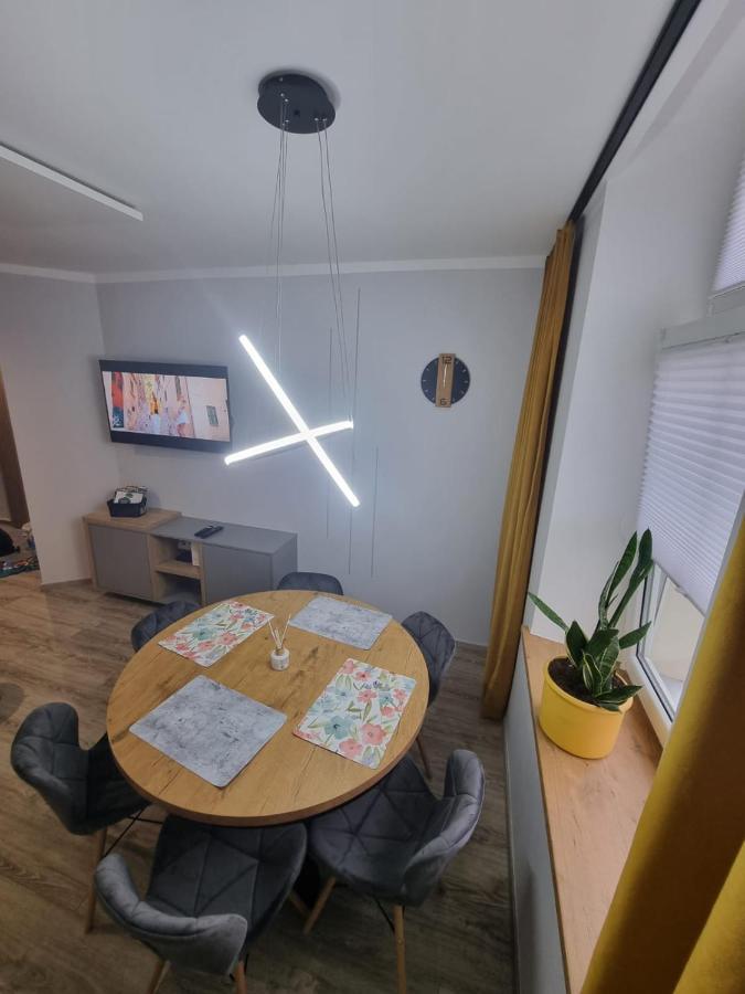 Apartament Lux Lemon Jelenia Gora Bagian luar foto
