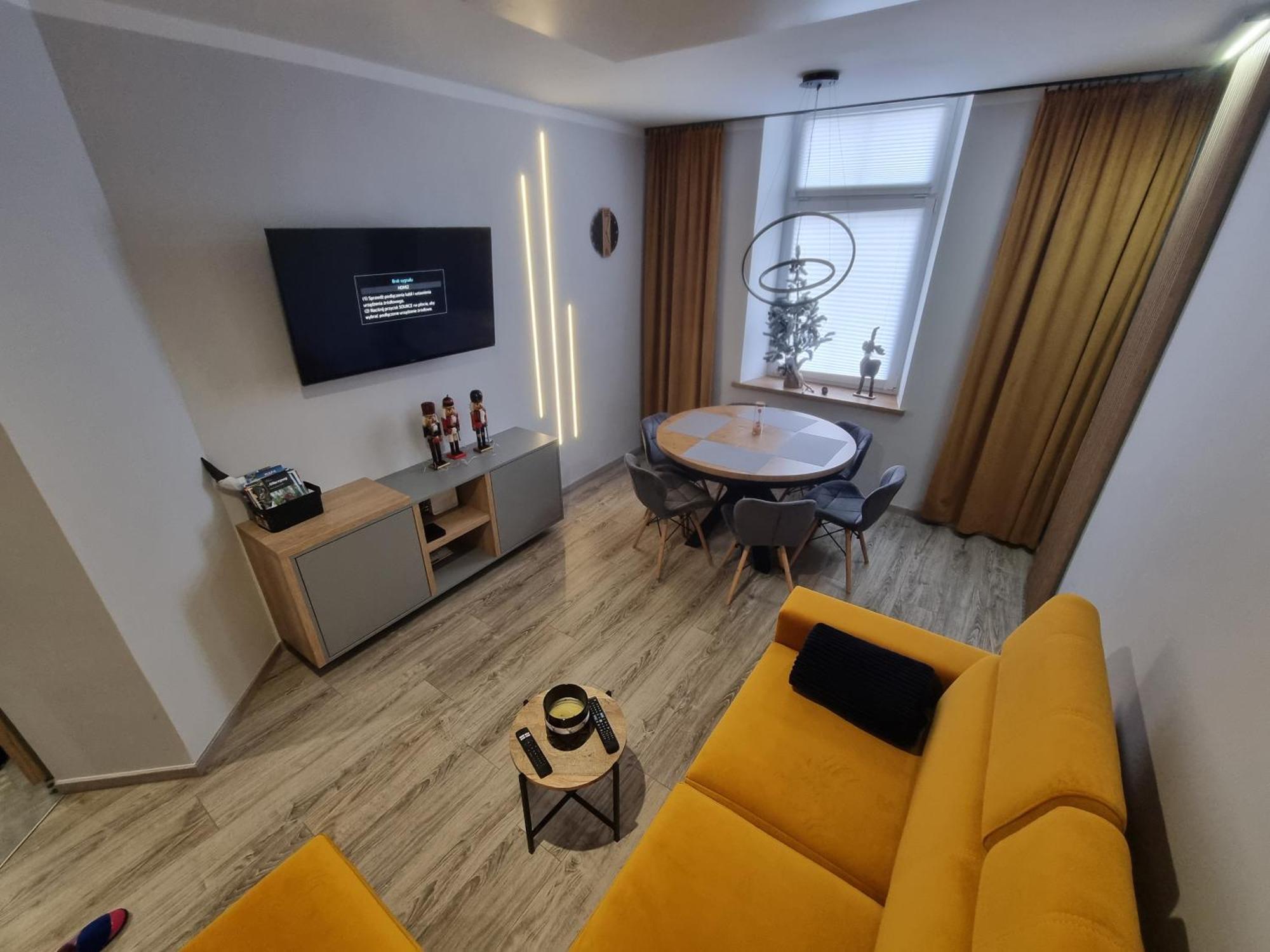 Apartament Lux Lemon Jelenia Gora Bagian luar foto
