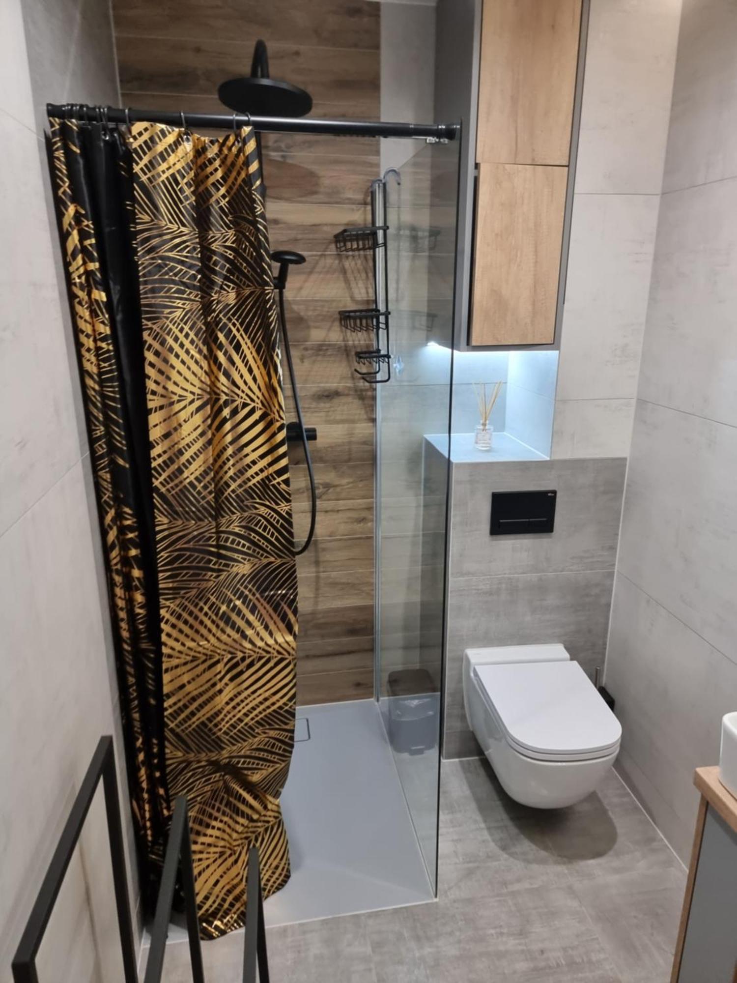 Apartament Lux Lemon Jelenia Gora Bagian luar foto
