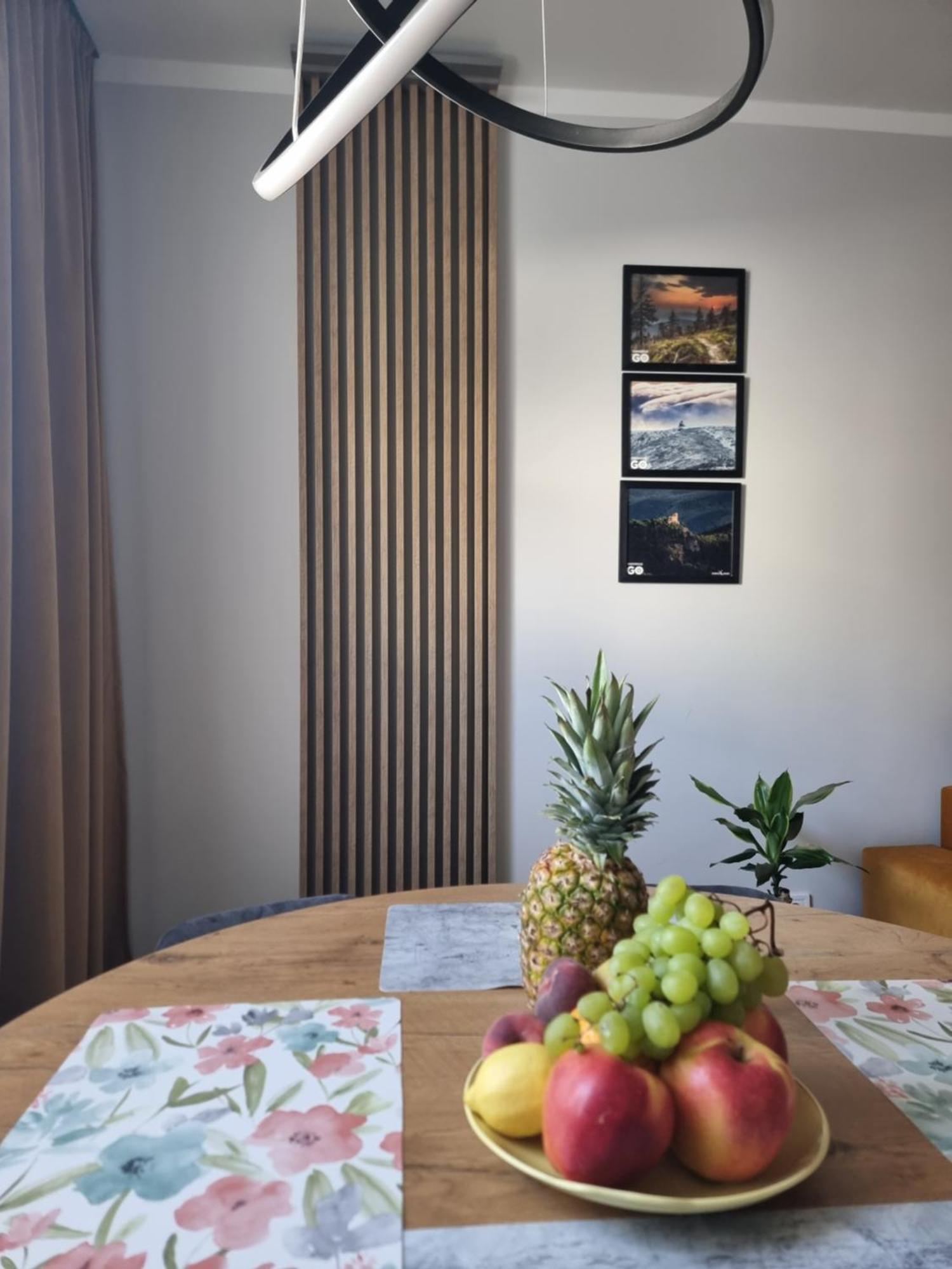 Apartament Lux Lemon Jelenia Gora Bagian luar foto