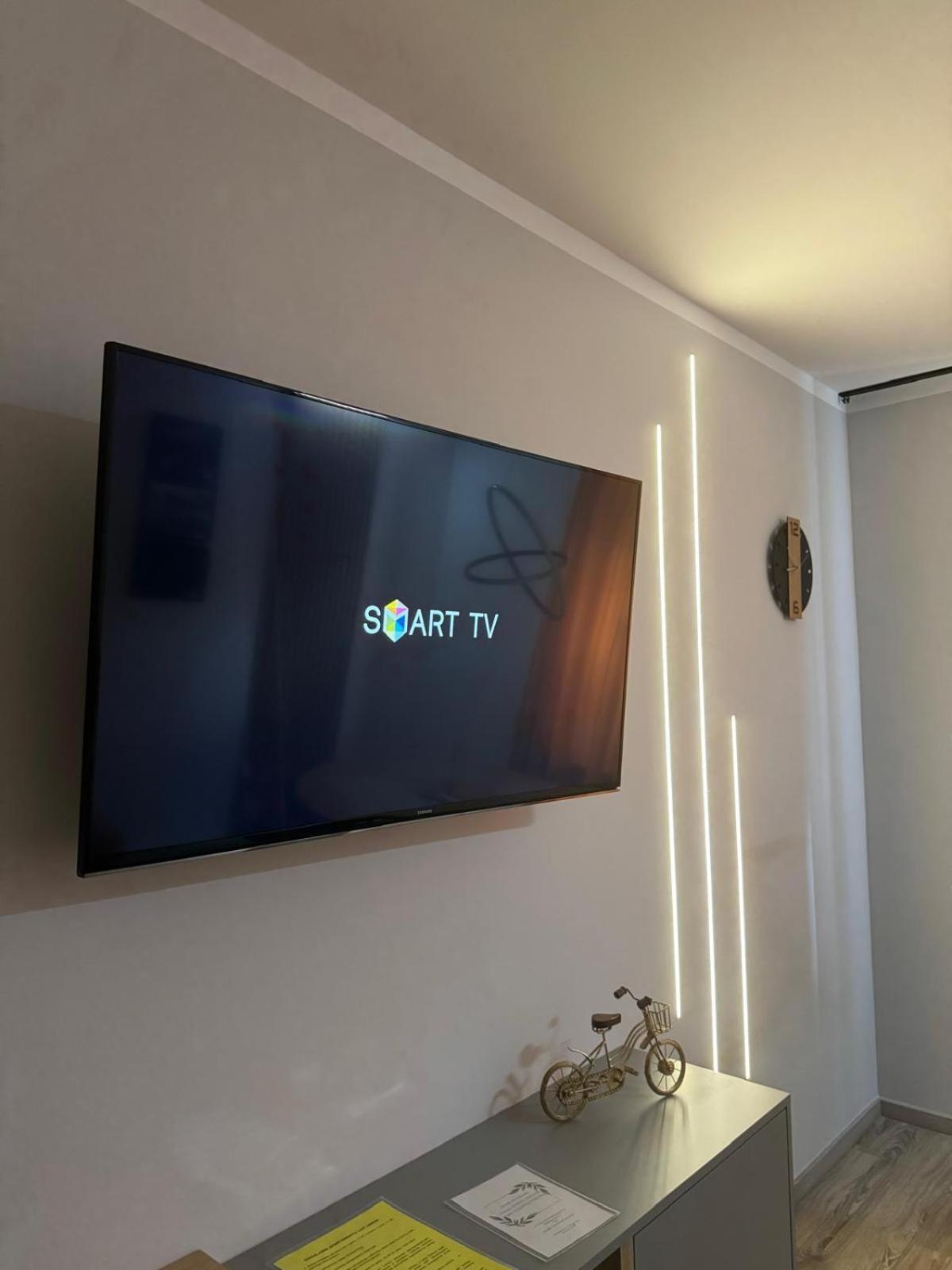 Apartament Lux Lemon Jelenia Gora Bagian luar foto